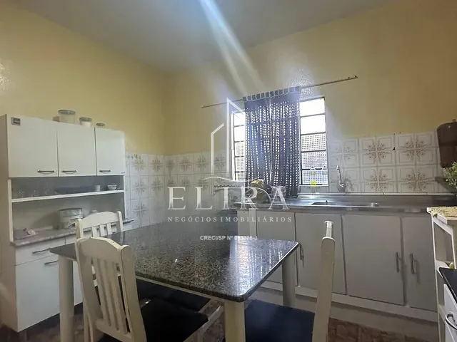 Casa com 300m² 3 quartos e 2 banheiros, à venda, no bairro Vila Dainese em Santa Bárbara D'Oeste
