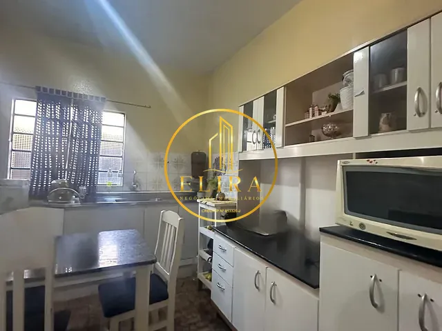 Casa com 300m² 3 quartos e 2 banheiros, à venda, no bairro Vila Dainese em Santa Bárbara D'Oeste