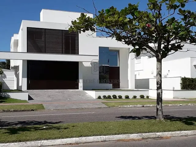 Casa 5 quartos e 6 banheiros, à venda, no bairro Jurerê Internacional em Florianópolis