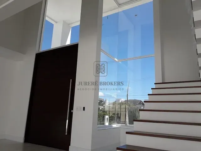 Casa 5 quartos e 6 banheiros, à venda, no bairro Jurerê Internacional em Florianópolis