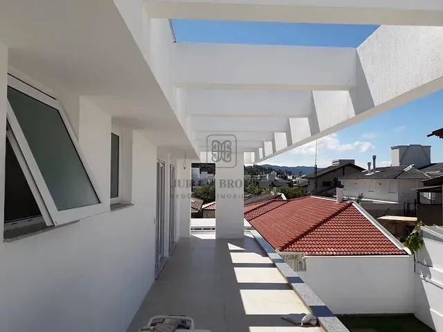 Casa 5 quartos e 6 banheiros, à venda, no bairro Jurerê Internacional em Florianópolis