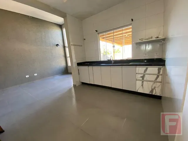 Casa 2 quartos e 1 banheiro, para alugar, no bairro Continental em Itapoá