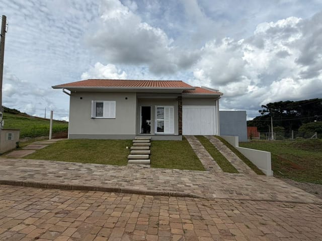 Casa com 100m² 2 quartos e 2 banheiros, à venda, no bairro Loteamento Chiomentto em Nova Prata