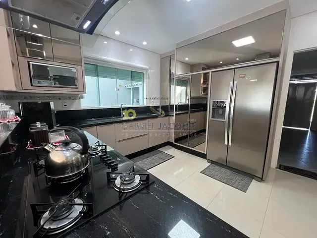 Casa com 720m² 4 quartos e 6 banheiros, à venda, no bairro Cidade Universitária Pedra Branca em Palhoça