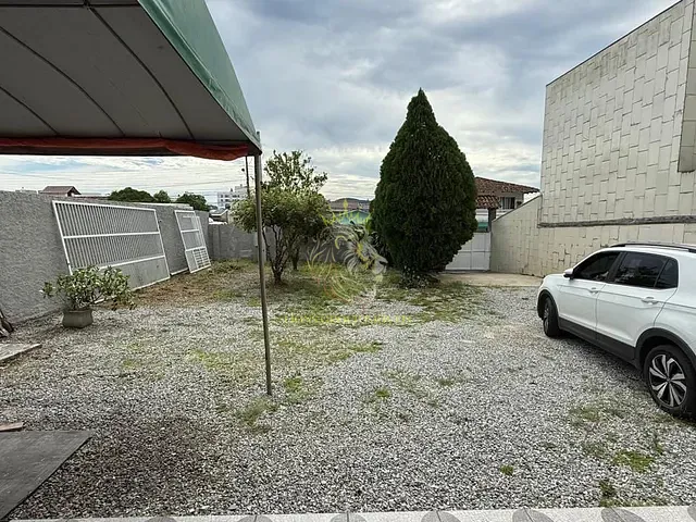 Casa com 300m² 3 quartos e 3 banheiros, à venda, no bairro Areias em Camboriú