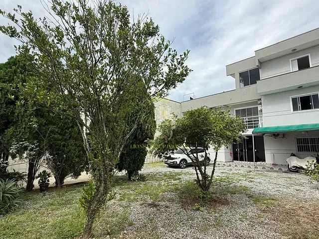 Casa com 300m² 3 quartos e 3 banheiros, à venda, no bairro Areias em Camboriú