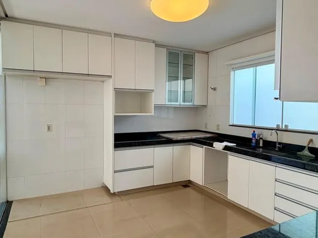 Casa com 440m² 4 quartos e 6 banheiros, para alugar, no bairro Cidade Vera Cruz em Aparecida de Goiânia
