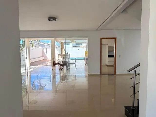Casa com 440m² 4 quartos e 6 banheiros, para alugar, no bairro Cidade Vera Cruz em Aparecida de Goiânia