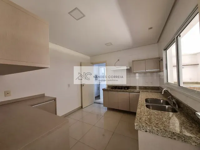 Casa com 224m² 4 quartos e 4 banheiros, à venda, no bairro Esperança em Londrina