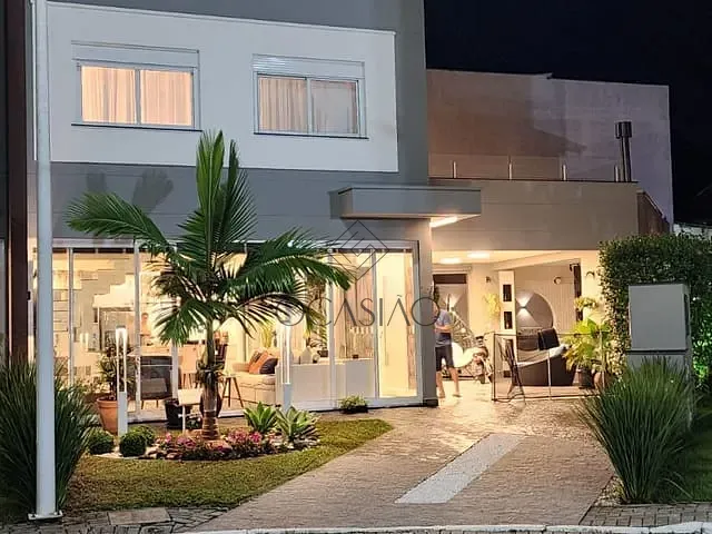 Casa à venda, no bairro São Judas Tadeu em Balneário Camboriú