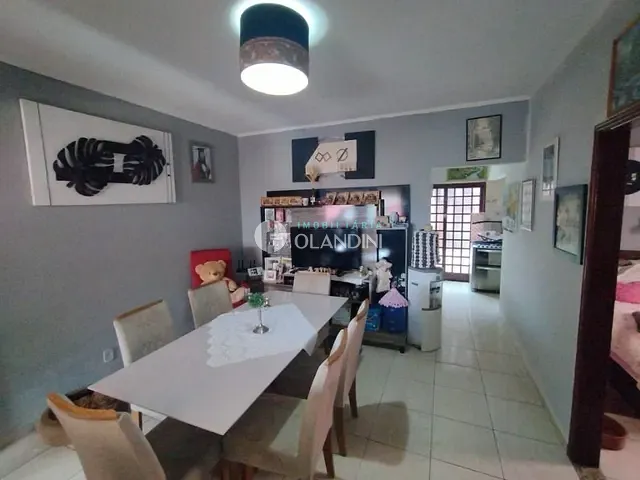 Casa com 200m² 2 quartos e 2 banheiros, à venda, no bairro Jardim Bela Vista II em Artur Nogueira