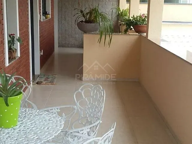 Casa com 276m² 3 quartos e 3 banheiros, à venda, no bairro Jardim Carolina em Poços de Caldas