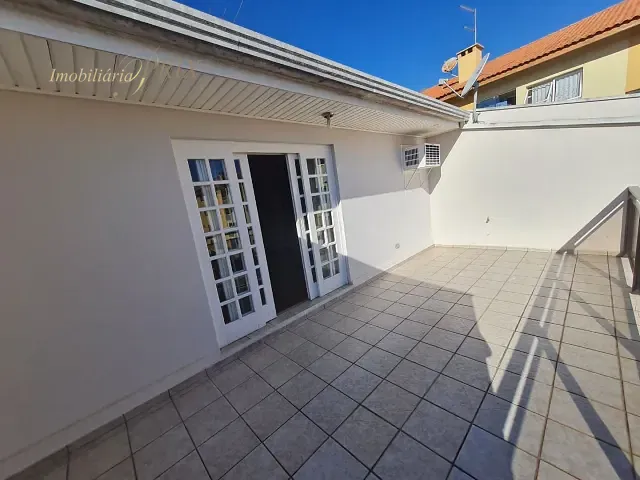 Casa com 255m² 3 quartos e 3 banheiros, à venda ou para alugar, no bairro Guaira em Curitiba