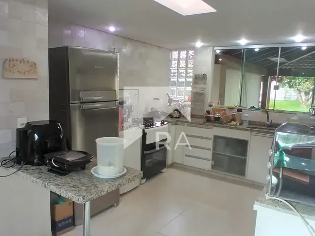 Casa com 1000m² 4 quartos e 4 banheiros, à venda, no bairro Setor Habitacional Jardim Botânico em Brasília