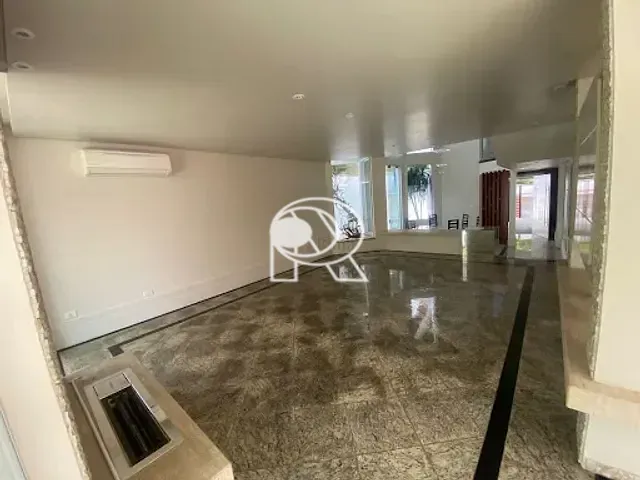 Casa à venda, no bairro Registro em Registro