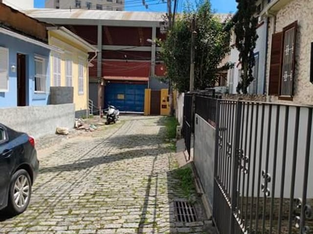 Casa com 280m², à venda, no bairro Centro em Petrópolis