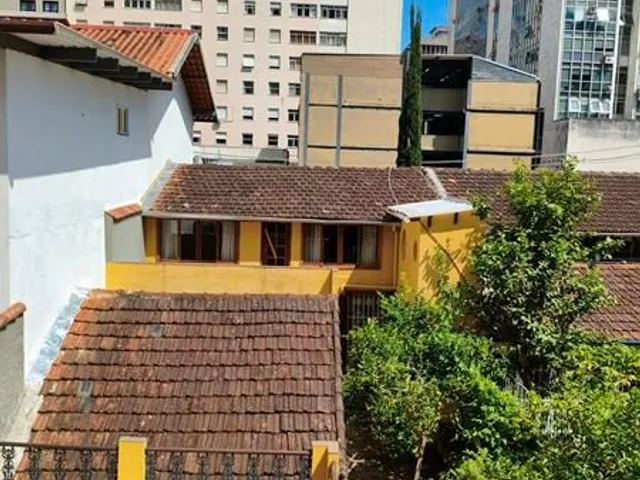 Casa com 280m², à venda, no bairro Centro em Petrópolis