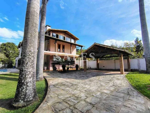 Casa com 2550m² 5 quartos e 7 banheiros, para alugar, no bairro Jardim L Ermitage em Juiz de Fora