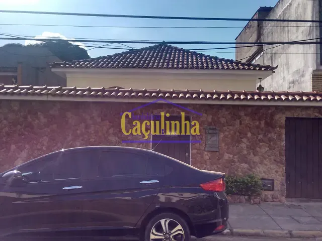 Casa com 250m² 2 quartos e 4 banheiros, à venda, no bairro Centro em Barra do Piraí