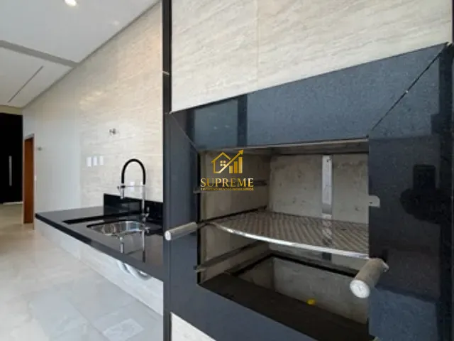Casa 3 quartos e 4 banheiros, à venda, no bairro Residencial Parqville Jacarandá em Aparecida de Goiânia
