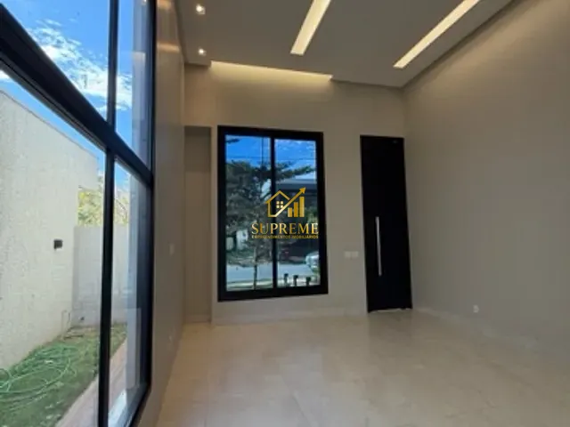Casa 3 quartos e 4 banheiros, à venda, no bairro Residencial Parqville Jacarandá em Aparecida de Goiânia