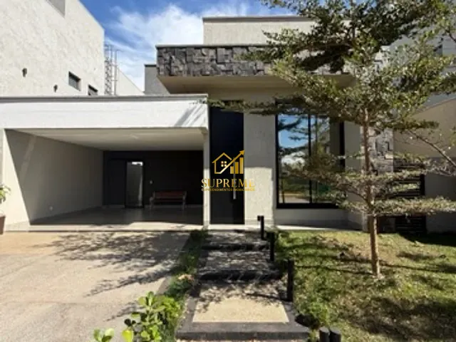 Casa 3 quartos e 4 banheiros, à venda, no bairro Residencial Parqville Jacarandá em Aparecida de Goiânia