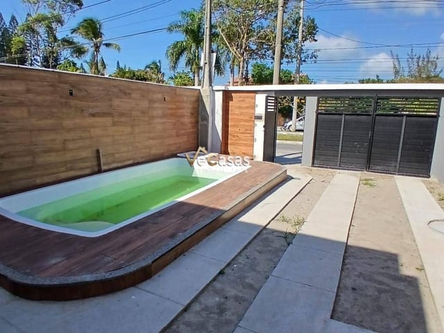 Casa com 210m² 3 quartos e 2 banheiros, à venda, no bairro Ouro Verde em Rio das Ostras