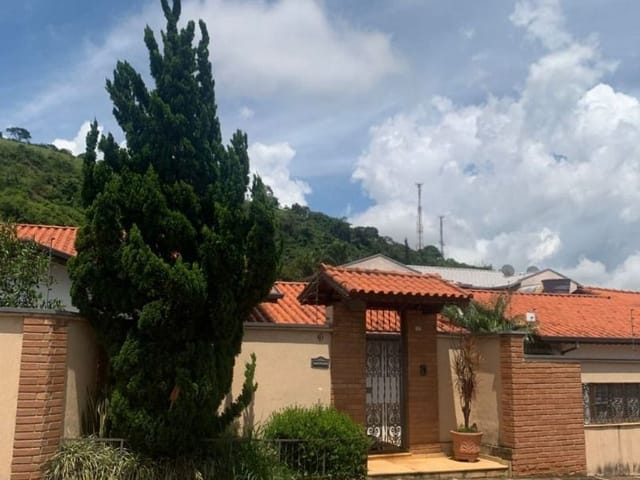 Casa com 82930m², à venda, no bairro Edith Lopes em Cambuí