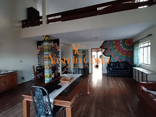 Casa com 420m² 4 quartos e 3 banheiros, à venda, no bairro Centro em Cambuí