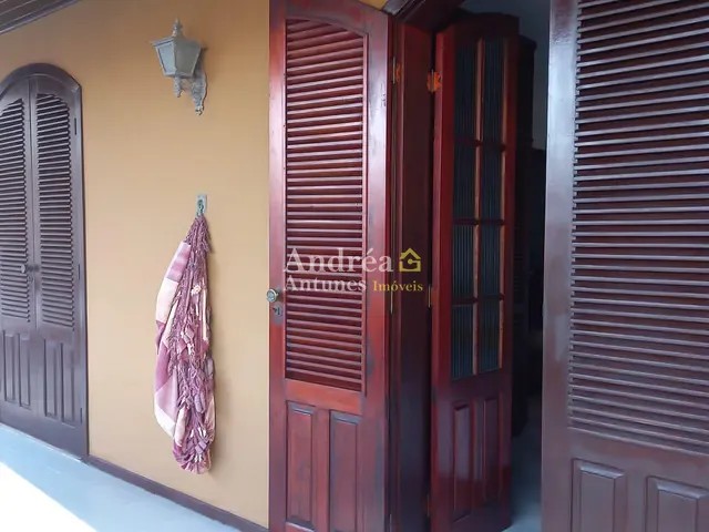 Casa com 510m² 4 quartos e 2 banheiros, à venda, no bairro Praia Grande em Arraial do Cabo