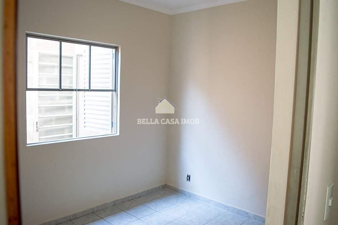 Casa à venda com 3 quartos, 106m² - Foto 2