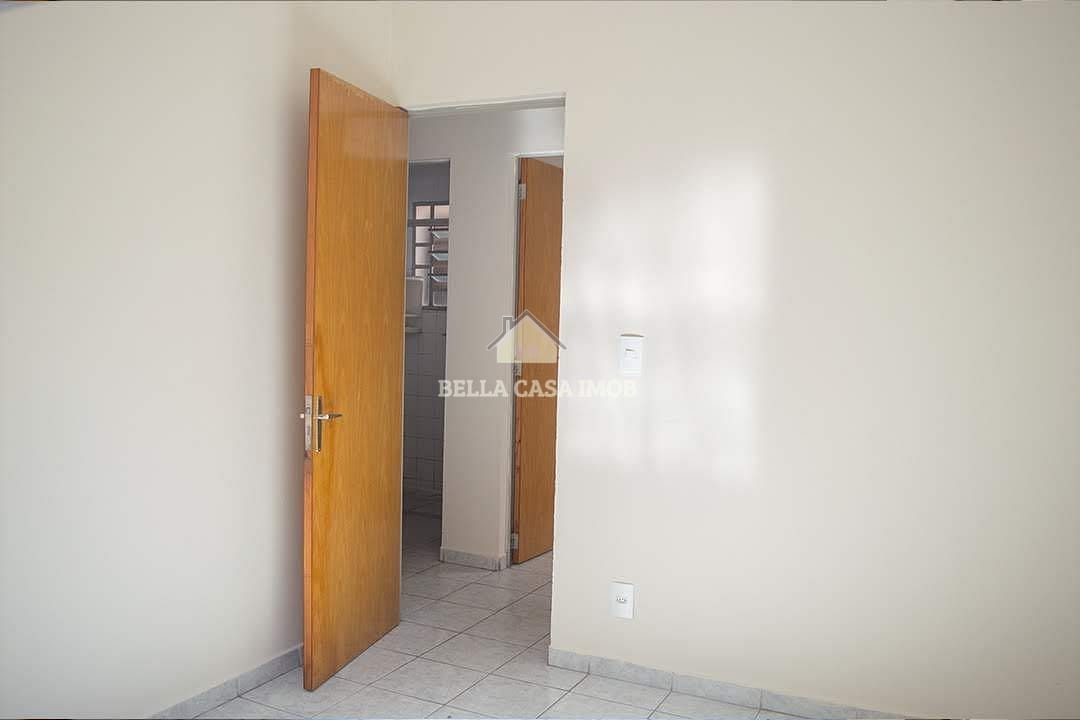 Casa à venda com 3 quartos, 106m² - Foto 7