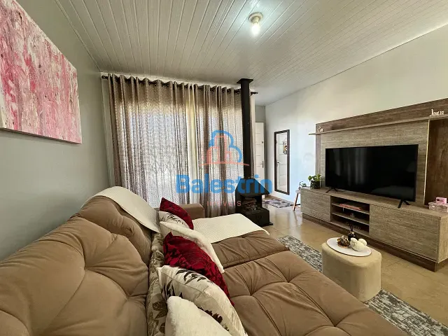 Casa com 240m² 2 quartos e 2 banheiros, à venda, no bairro Colina do Sol em Fraiburgo