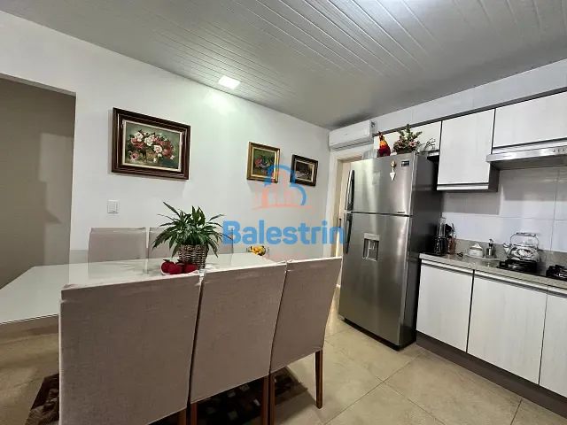 Casa com 240m² 2 quartos e 2 banheiros, à venda, no bairro Colina do Sol em Fraiburgo