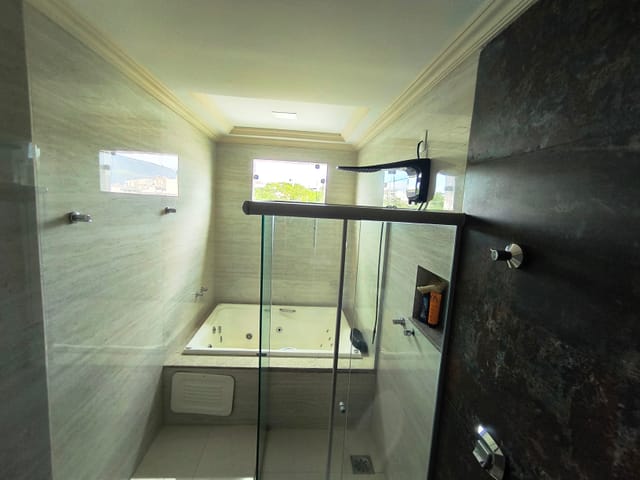 Casa com 270m² 4 quartos e 3 banheiros, à venda, no bairro Lagoa Santa em Governador Valadares