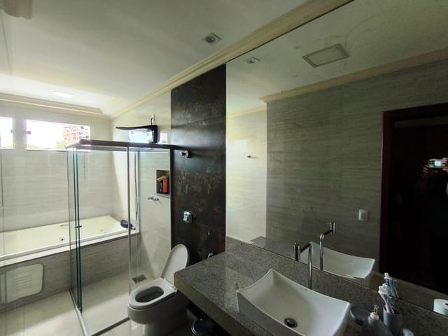 Casa com 270m² 4 quartos e 3 banheiros, à venda, no bairro Lagoa Santa em Governador Valadares