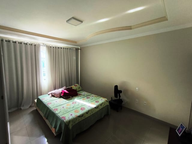 Casa com 270m² 4 quartos e 3 banheiros, à venda, no bairro Lagoa Santa em Governador Valadares