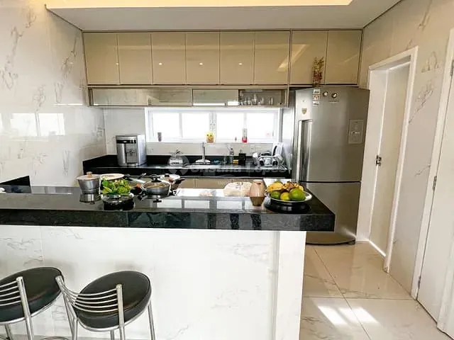 Casa 4 quartos e 4 banheiros, à venda, no bairro Uruguai em Avenida João XXIII