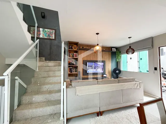 Casa 2 quartos e 3 banheiros, à venda, no bairro da Luz em Nova Iguaçu