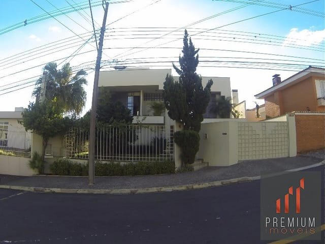 Casa com 727m² 4 quartos e 6 banheiros, à venda, no bairro Estrela em Ponta Grossa