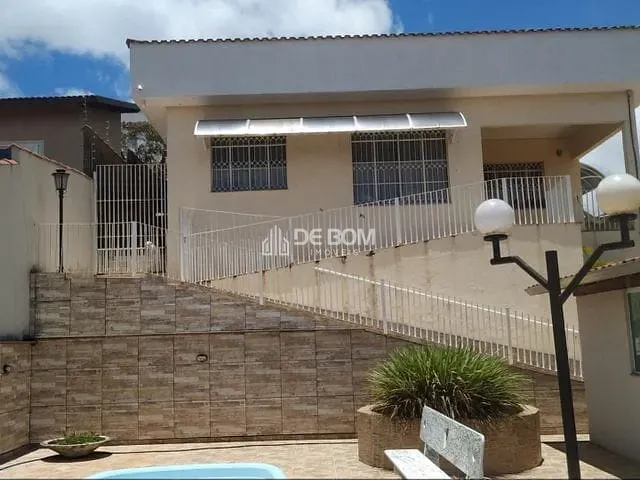 Casa com 525m² 3 quartos e 3 banheiros, à venda, no bairro Parque Véu das Noivas em Poços de Caldas