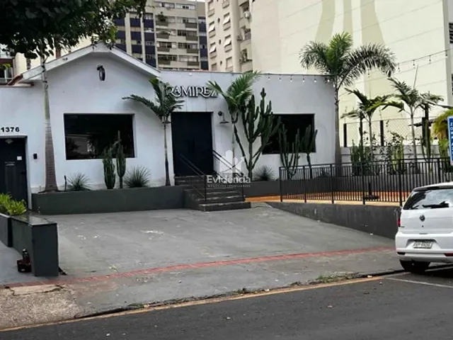 Casa com 656m² 3 quartos e 4 banheiros, à venda, no bairro Centro em Londrina