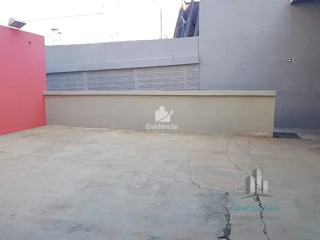 Casa com 656m² 3 quartos e 4 banheiros, à venda, no bairro Centro em Londrina