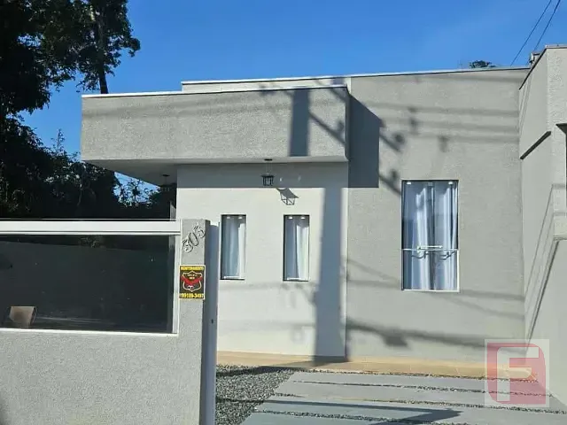 Casa 2 quartos e 2 banheiros, à venda, no bairro Centro em Itapoá