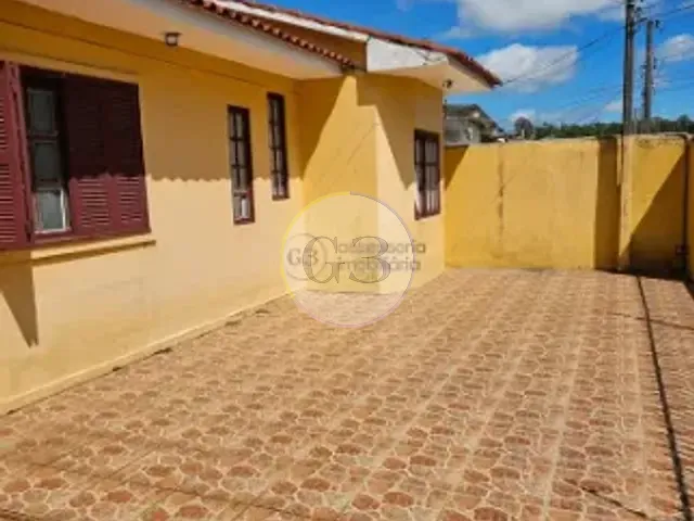 Casa 4 quartos e 3 banheiros, à venda, no bairro Areal em Pelotas