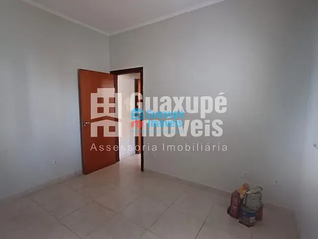 Casa com 227m², à venda, no bairro Agenor de Lima em GUAXUPÉ