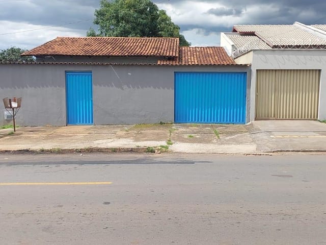 Casa com 360m² 3 quartos e 2 banheiros, à venda, no bairro Independência - 2º Complemento em Aparecida de Goiânia