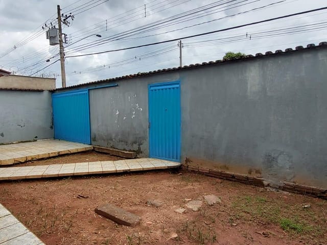 Casa com 360m² 3 quartos e 2 banheiros, à venda, no bairro Independência - 2º Complemento em Aparecida de Goiânia