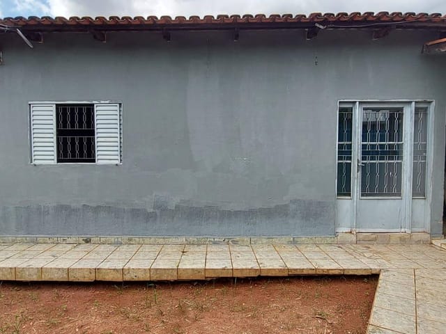 Casa com 360m² 3 quartos e 2 banheiros, à venda, no bairro Independência - 2º Complemento em Aparecida de Goiânia