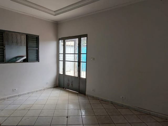 Casa com 360m² 3 quartos e 2 banheiros, à venda, no bairro Independência - 2º Complemento em Aparecida de Goiânia
